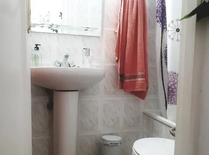 فندق مبيت وإفطار Backpackerroom's *